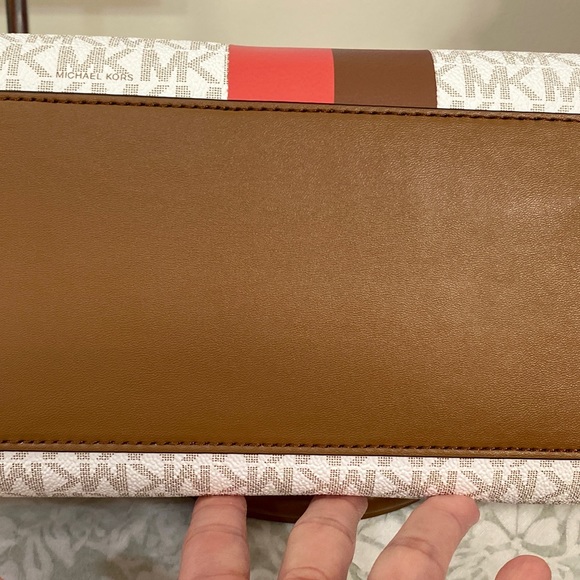 NWT Michael Kors Marilyn satchel and nwt wallet set. Dahlia and luggage - Picture 9 of 15